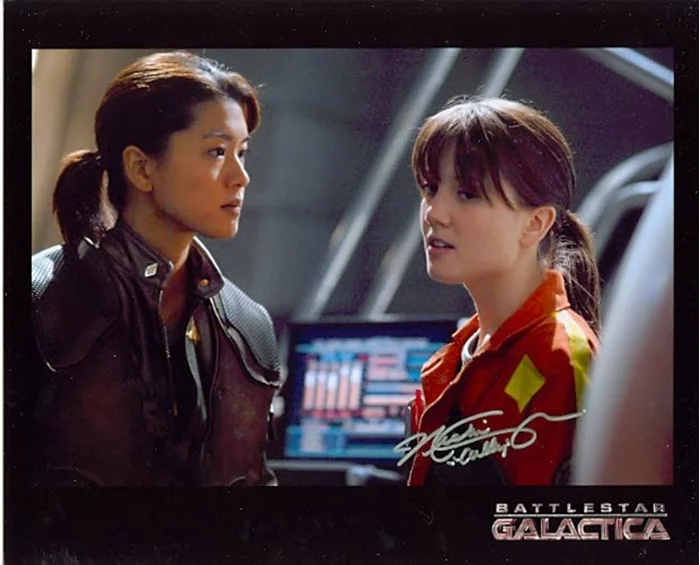 Nicki Clyne autograph