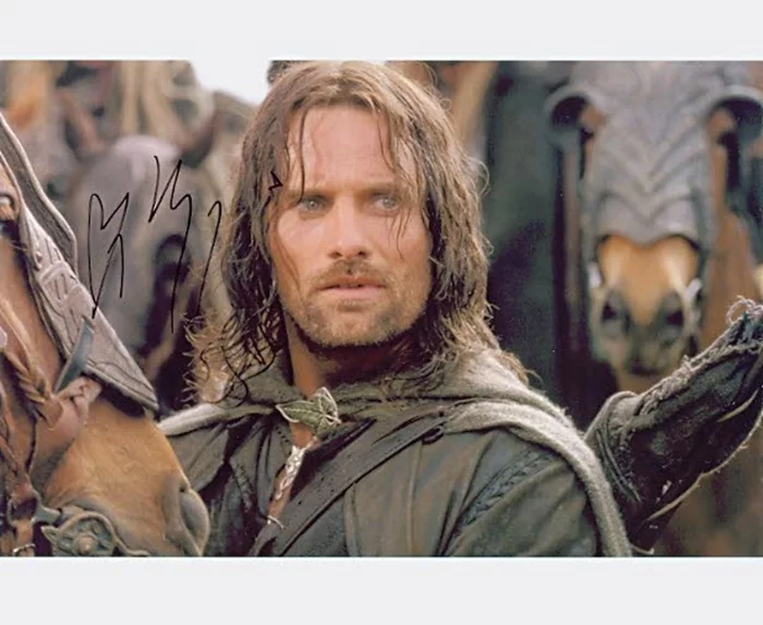 Viggo Mortensen autograph
