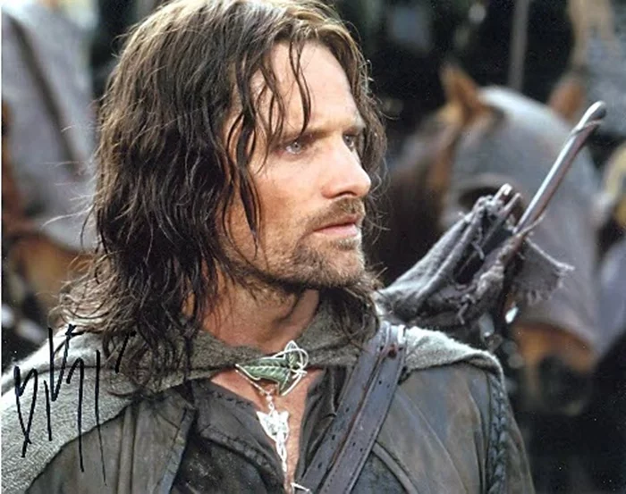 Viggo Mortensen autograph