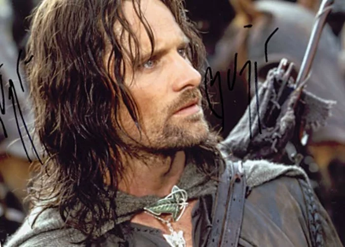 Viggo Mortensen autograph