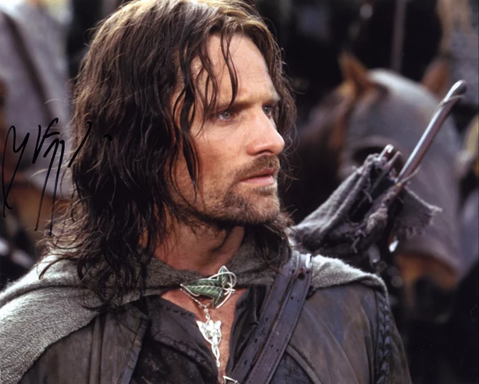 Viggo Mortensen autograph