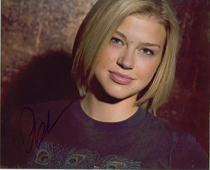 Adrianne Palicki autograph