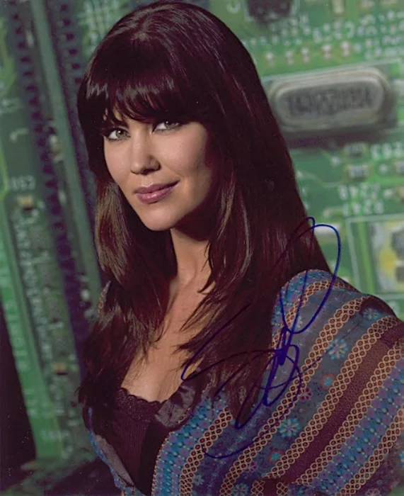 Sarah Lancaster autograph