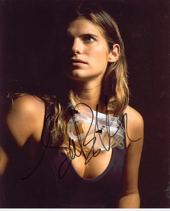 Lake Bell autograph