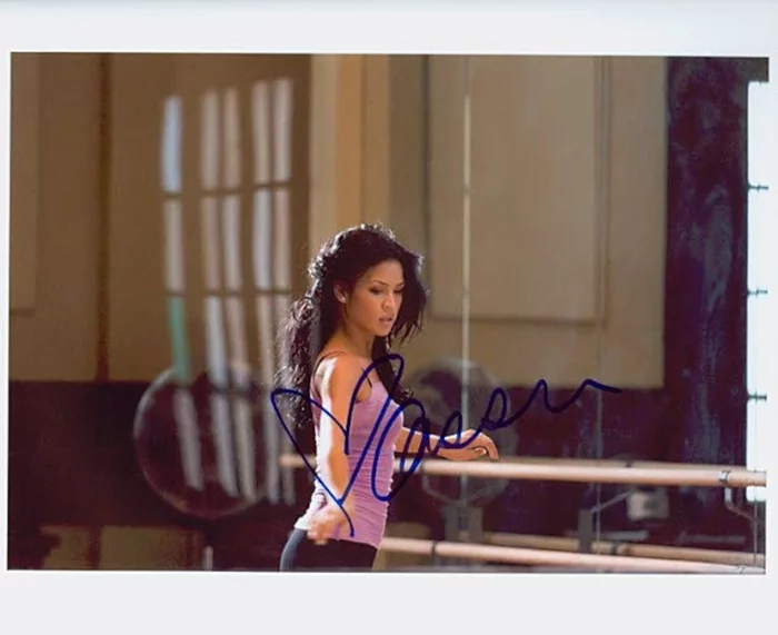 Cassie autograph