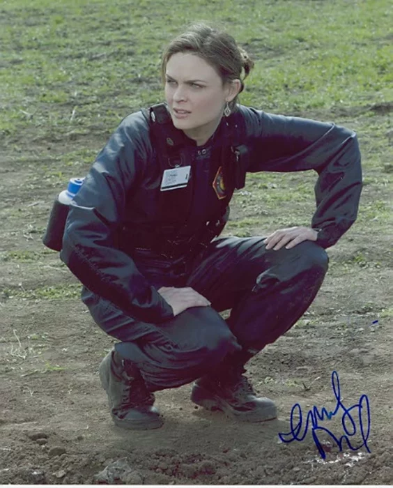 Emily Deschanel autograph