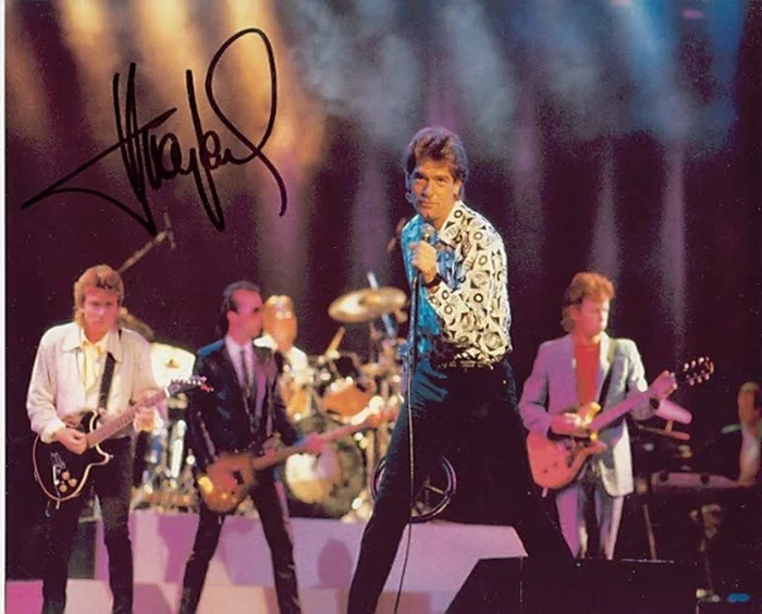 Huey Lewis autograph