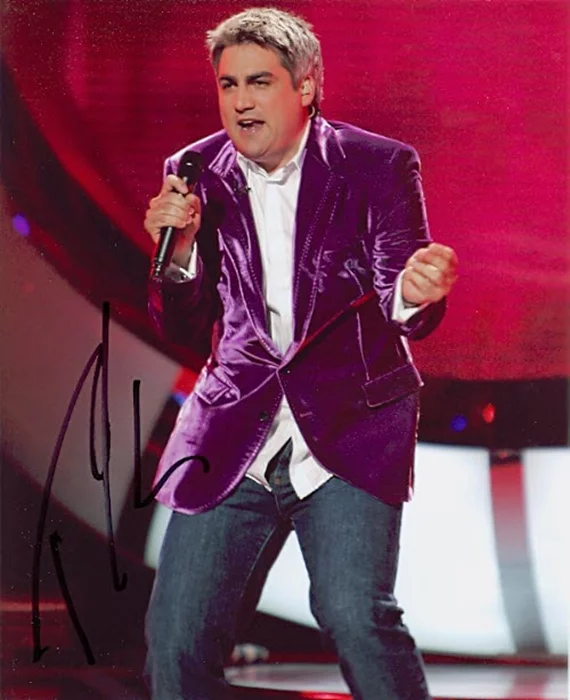 Taylor Hicks autograph