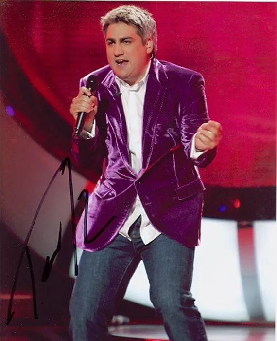 Taylor Hicks autograph