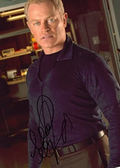 Neal McDonough autograph