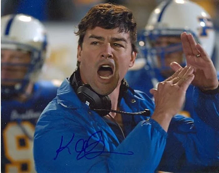 Kyle Chandler autograph