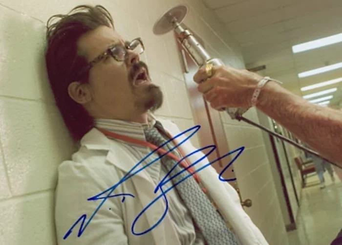 Josh Brolin autograph