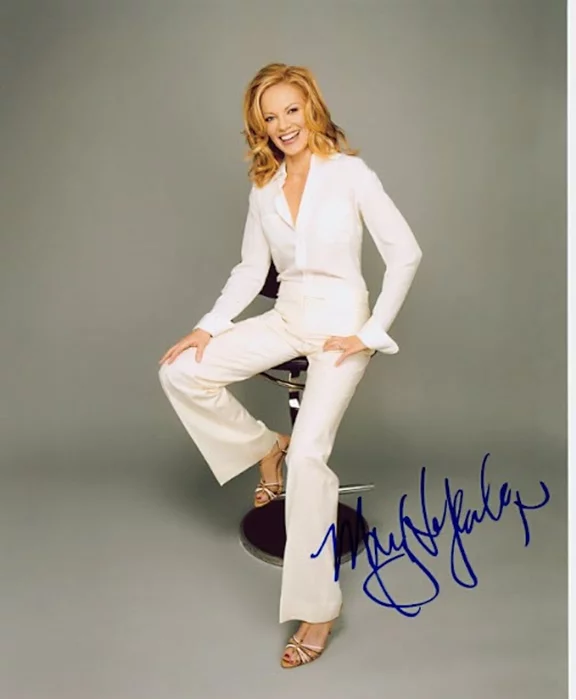 Marg Helgenberger autograph