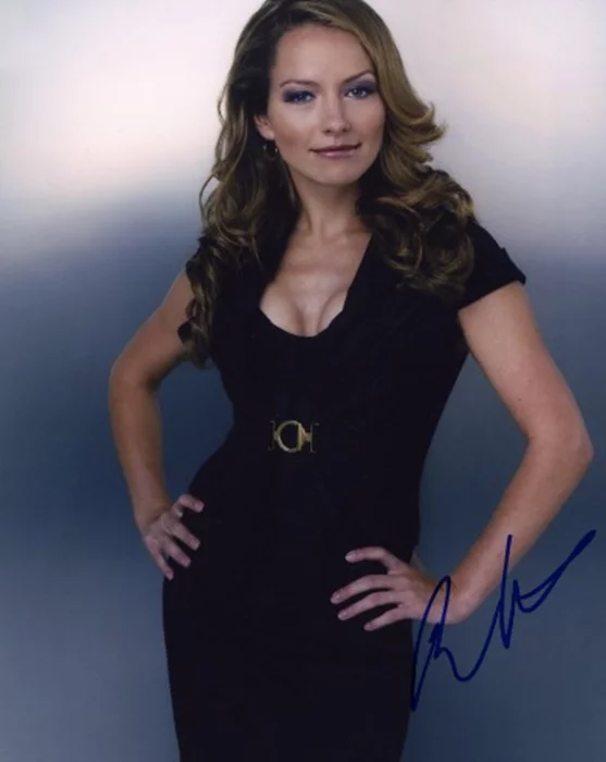 Becki Newton autograph