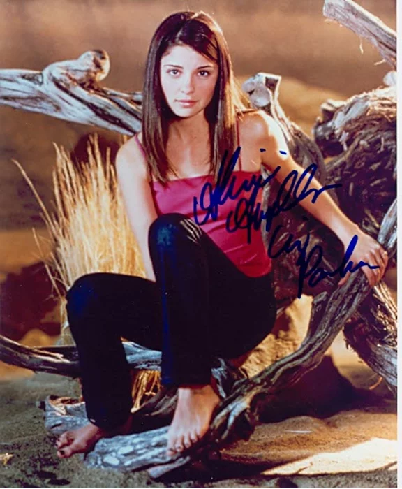 Shiri Appleby autograph