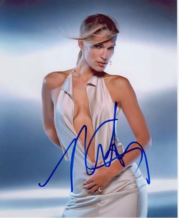 Molly Sims autograph