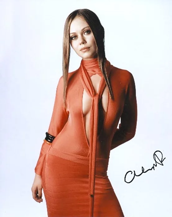 Alexis Dziena autograph