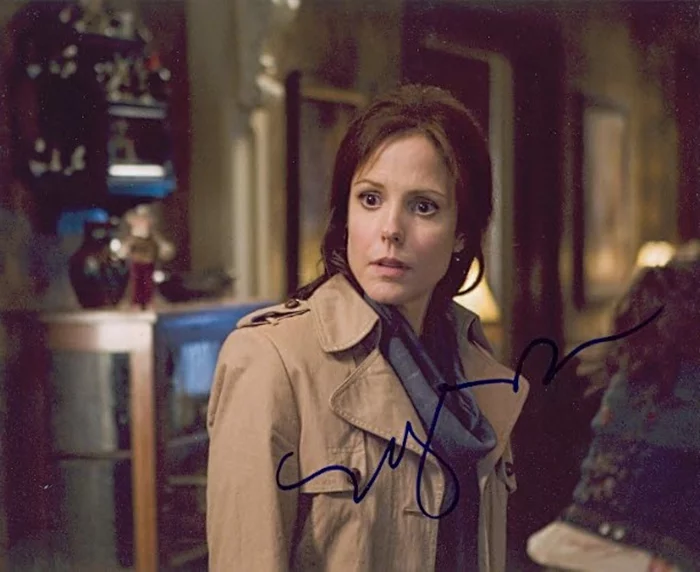 Mary Louise Parker autograph