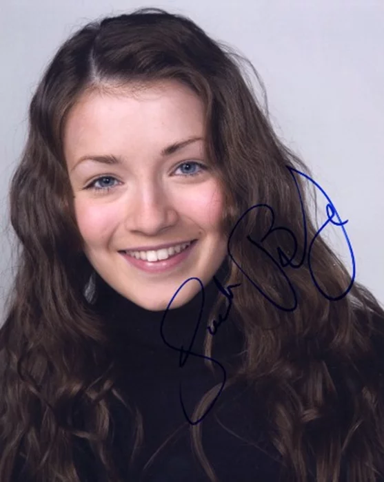 Sarah Bolger autograph
