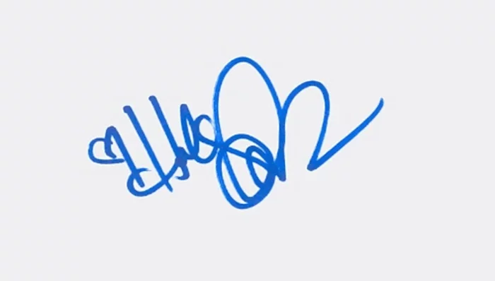 Holly Robinson-Peete autograph