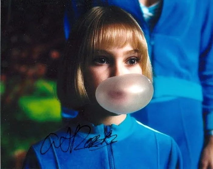 Annasophia Robb autograph