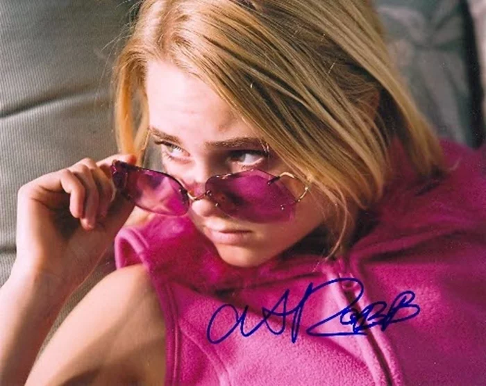 Annasophia Robb autograph