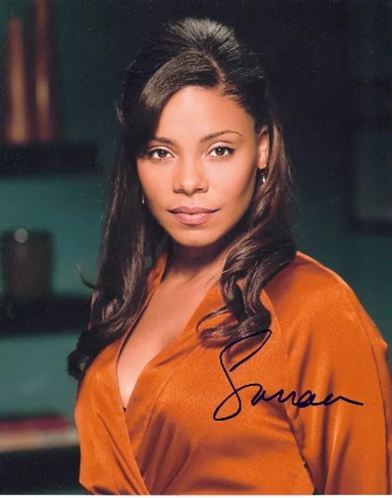 Sanaa Lathan autograph