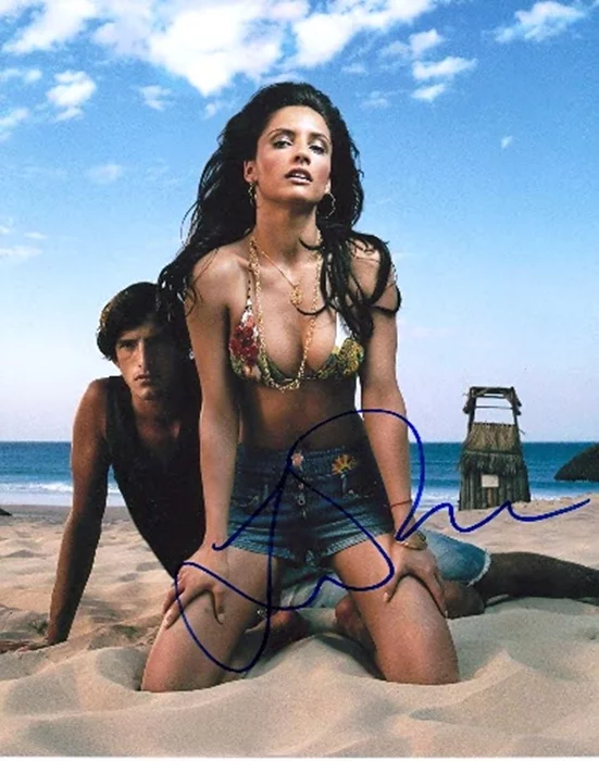 Leonor Varela autograph