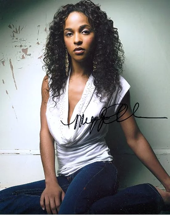 Megalyn Echikunwoke autograph