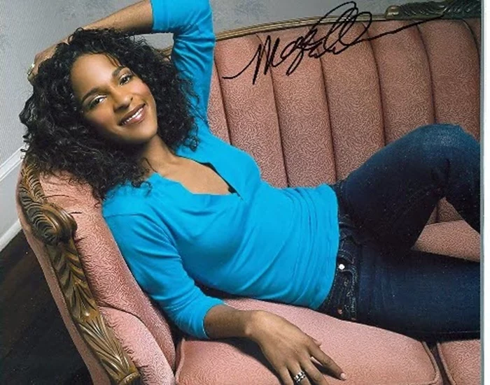Megalyn Echikunwoke autograph
