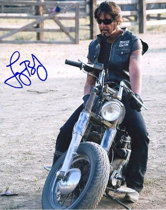 Larry Bishop autograph
