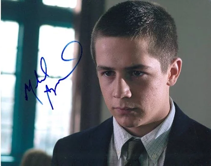 Michael Angarano autograph