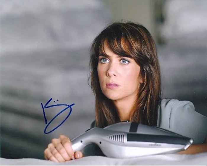 Kristen Wiig autograph