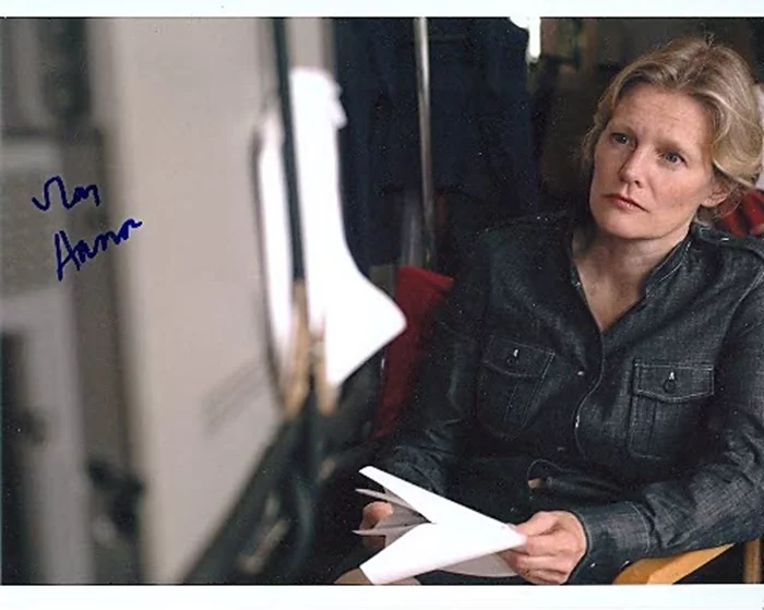 Mary Harron autograph