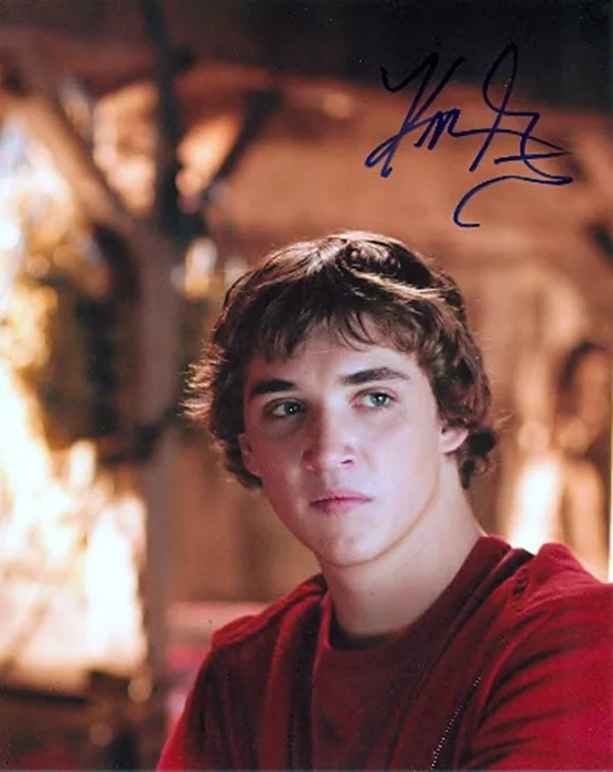 Kyle Gallner autograph