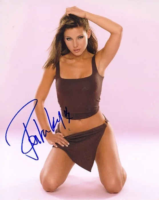Elsa Pataky autograph