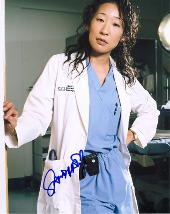 Sandra Oh autograph