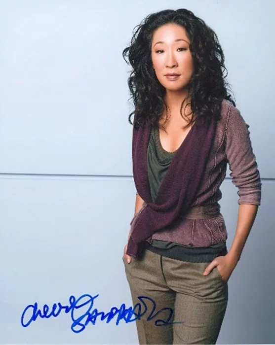 Sandra Oh autograph