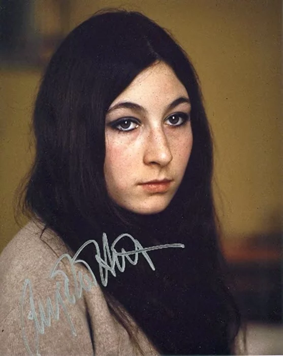 Anjelica Huston autograph