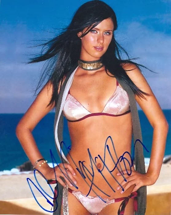 Nikki Hilton autograph