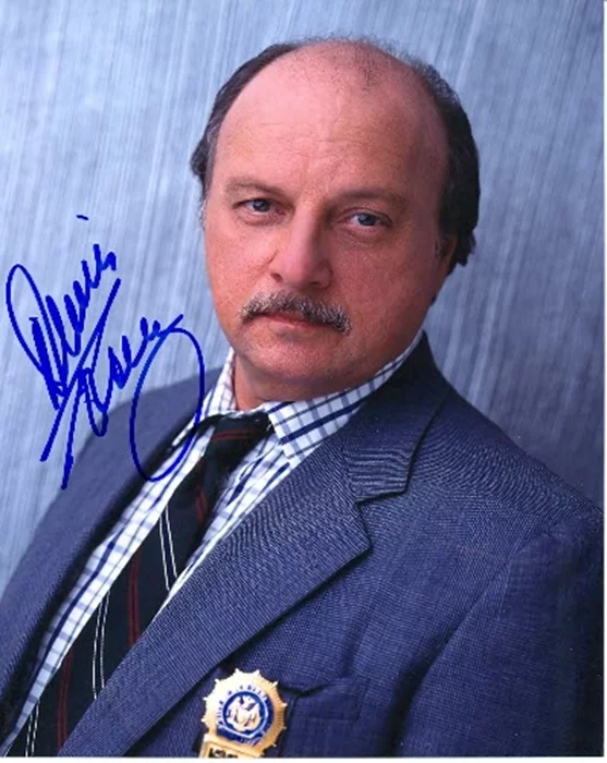 Dennis Franz autograph