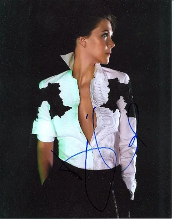 Maggie Gyllenhaal autograph