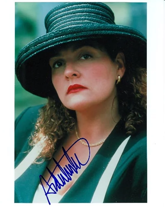 Aida Turturro autograph