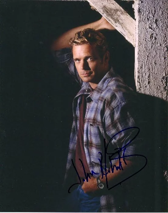 John Schneider autograph