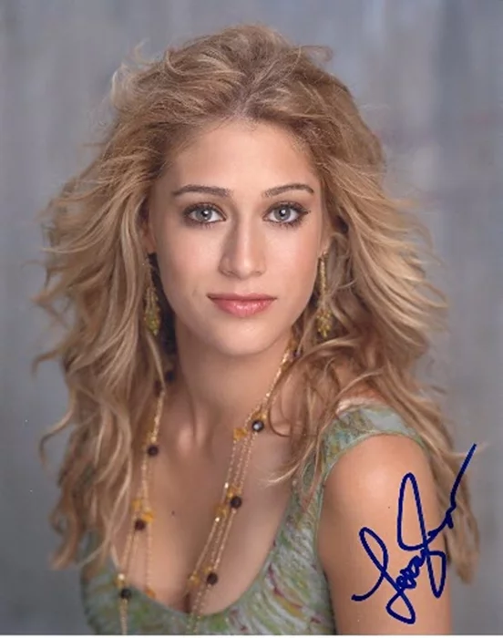 Lizzy Caplan autograph