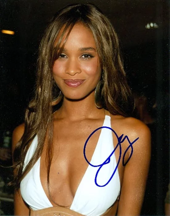 Joy Bryant autograph