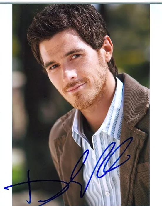 Dave Annable autograph