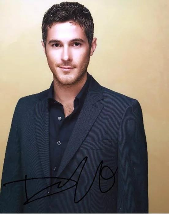 Dave Annable autograph