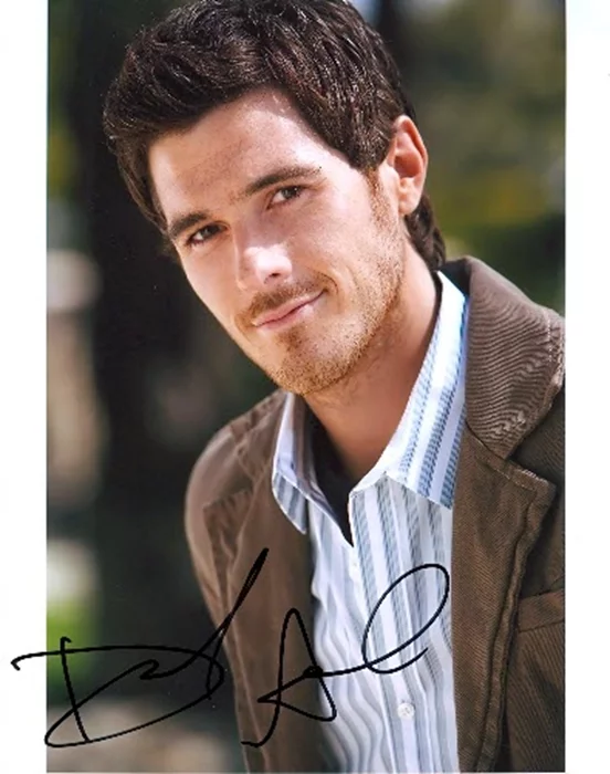 Dave Annable autograph