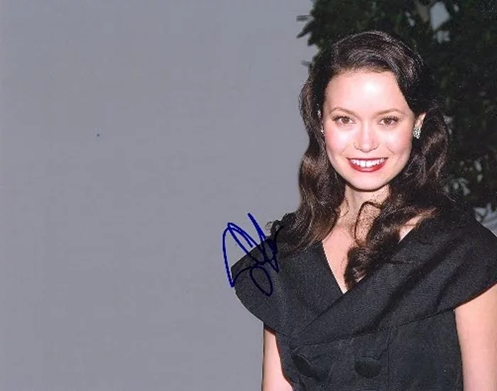 Summer Glau autograph